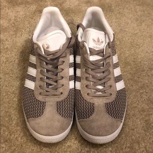 Adidas gazelle sneaker